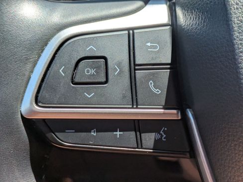 Used 2023 Toyota Highlander Platinum AWD/4WD image 37
