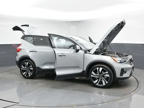 Used 2024 Volvo XC40 B5 Plus w/ Climate Package AWD/4WD image 53
