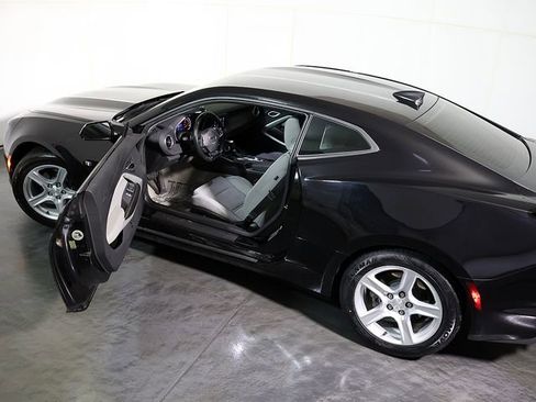 Used 2023 Chevrolet Camaro LT RWD image 5