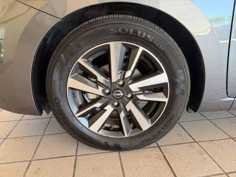 Used 2025 Nissan Versa SV FWD image 28