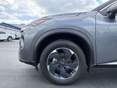 Used 2024 Nissan Rogue SV AWD/4WD image 16
