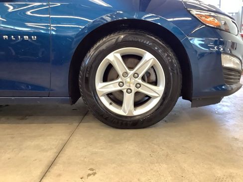 Used 2019 Chevrolet Malibu LS FWD image 25