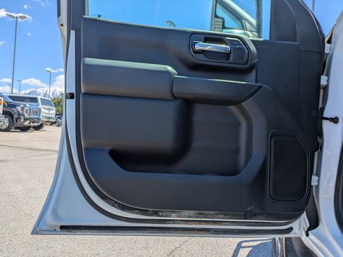 Used 2021 GMC Sierra 2500 4x4 Crew Cab w/ Convenience Package image 12