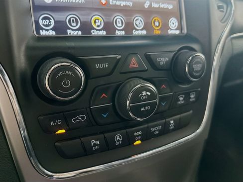 Used 2018 Jeep Grand Cherokee Limited w/ Luxury Group II AWD/4WD image 17