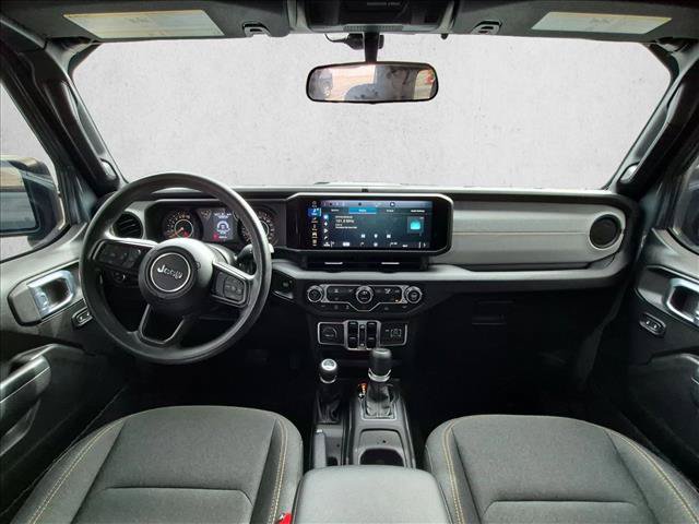 Used 2025 Jeep Gladiator Sport AWD/4WD image 15