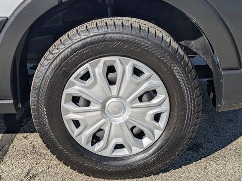 Used 2023 Ford E-Transit image 19