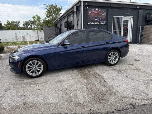 Used 2017 BMW 320i xDrive Sedan AWD/4WD image 2