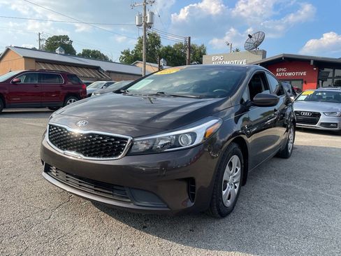 Used 2018 Kia Forte LX image 1