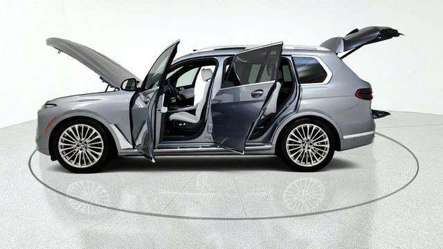 Used 2024 BMW X7 xDrive40i w/ Premium Package AWD/4WD image 15