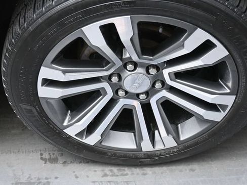 Used 2017 GMC Yukon Denali w/ Open Road Package AWD/4WD image 34