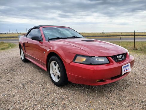Used 2001 Ford Mustang Convertible RWD image 9