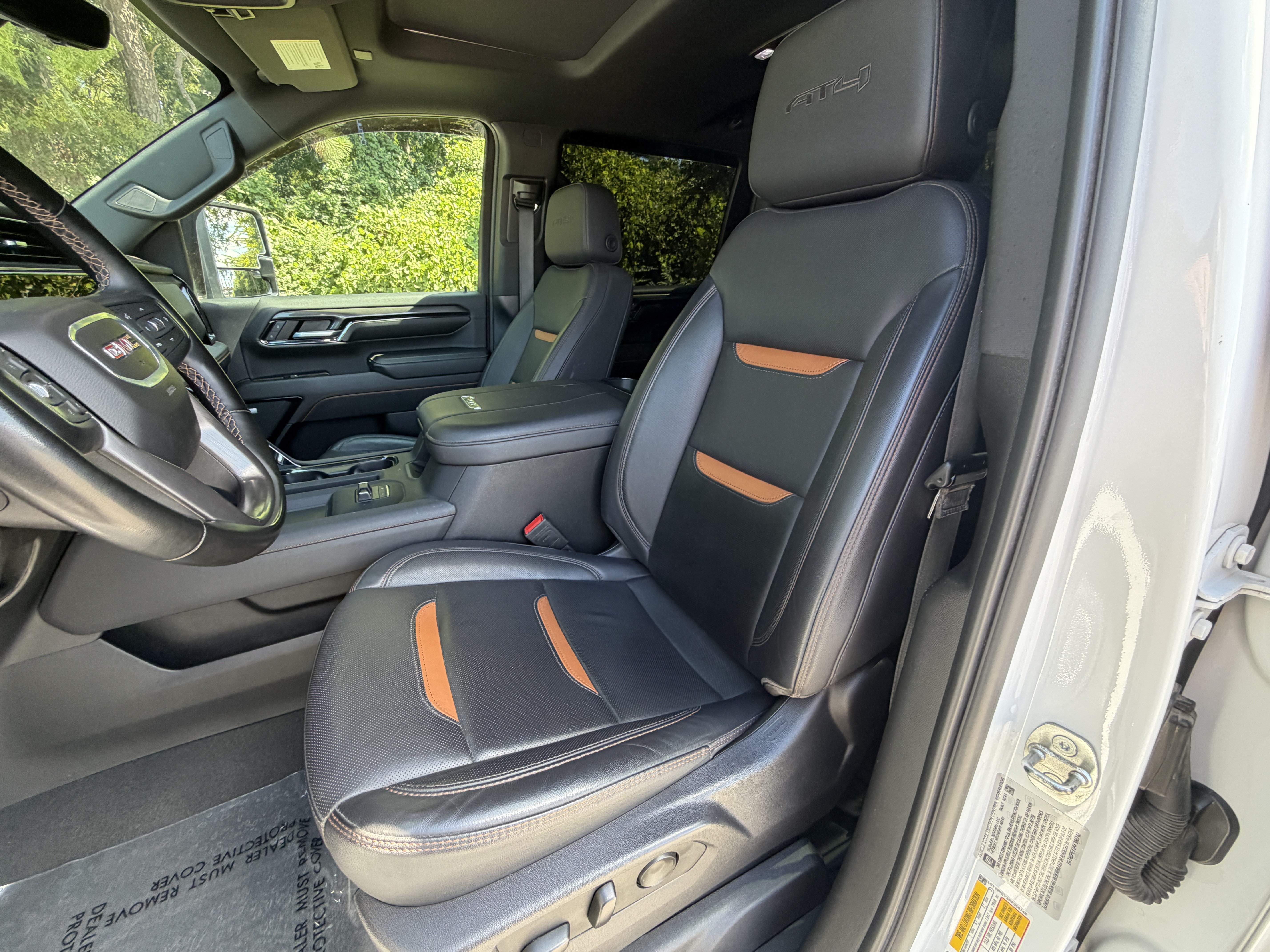 Used 2024 GMC Sierra 2500 AT4 w/ AT4 Premium Plus Package AWD/4WD image 17