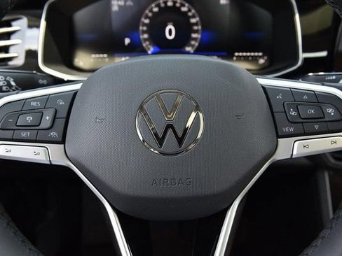 New 2026 Volkswagen Jetta SE FWD image 19