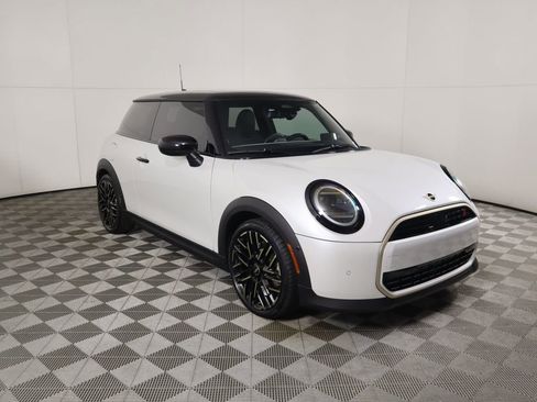 Certified 2025 MINI Cooper S image 3