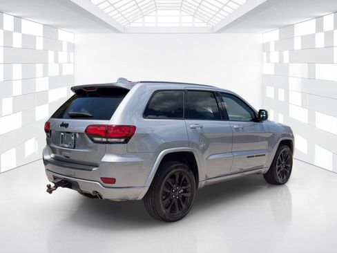 Used 2021 Jeep Grand Cherokee Laredo X RWD image 7