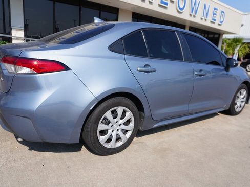 Used 2020 Toyota Corolla LE image 6