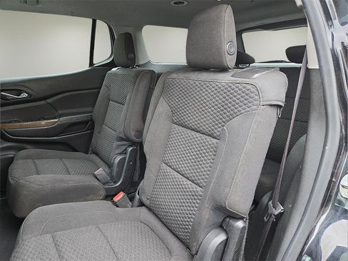 Used 2017 GMC Acadia SLE image 8