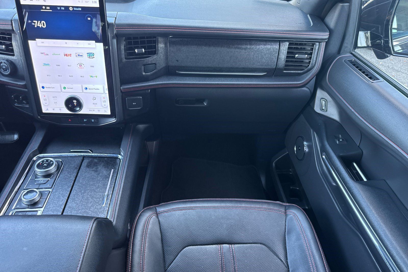 Used 2023 Ford Expedition Limited AWD/4WD image 35