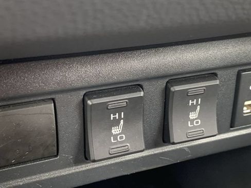 Certified 2022 Toyota Corolla Cross XLE AWD/4WD image 28