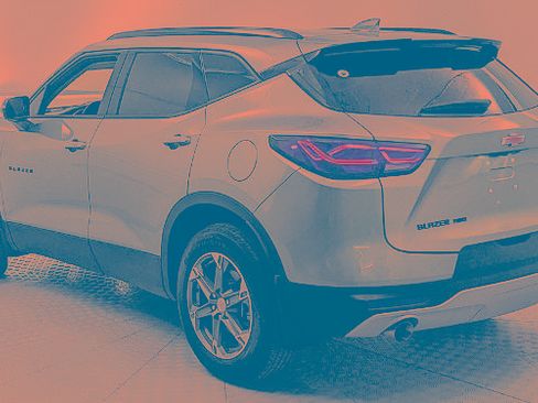 Used 2025 Chevrolet Blazer LT AWD/4WD image 4