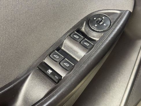 Used 2015 Ford Focus SE w/ SE Sport Package FWD image 17