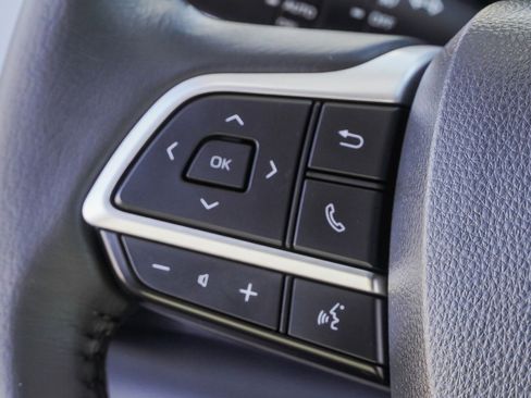 Used 2025 Toyota Sienna XLE image 33