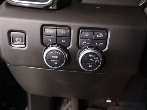 Used 2025 GMC Sierra 2500 Denali Ultimate w/ Max Trailering Package AWD/4WD image 9