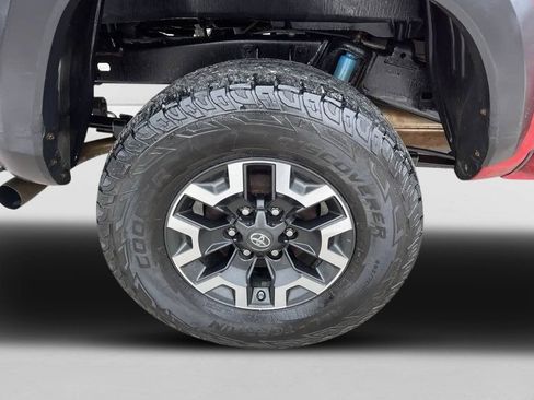 Used 2020 Toyota Tacoma TRD Off-Road AWD/4WD image 10