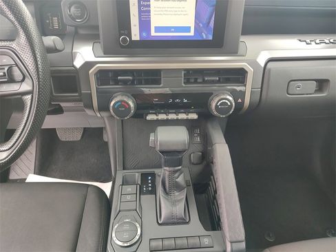 Used 2024 Toyota Tacoma image 11