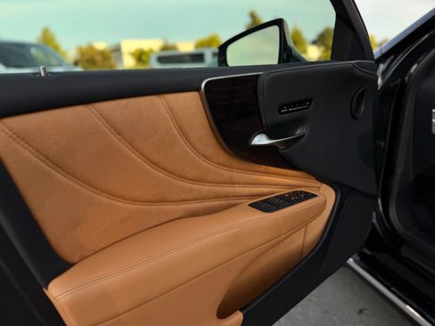 Used 2024 Lexus LS 500 w/ Interior Upgrade Package RWD image 18