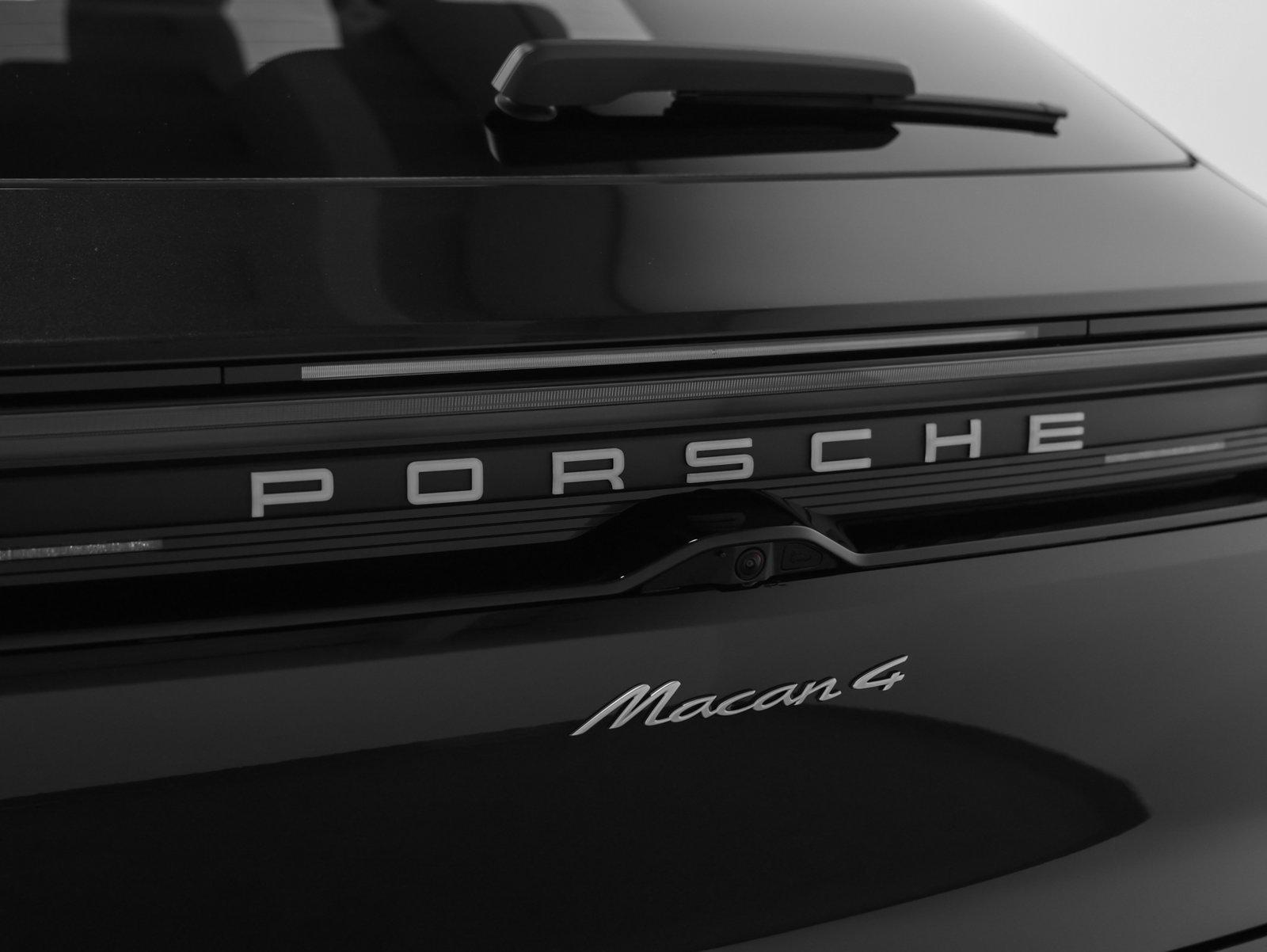Certified 2026 Porsche Macan 4 Electric AWD/4WD image 20