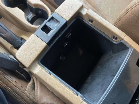 Used 2017 Jeep Wrangler Unlimited Rubicon w/ Connectivity Group image 24