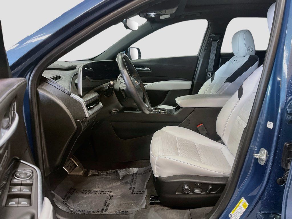 Used 2024 Cadillac XT4 Sport AWD/4WD image 21