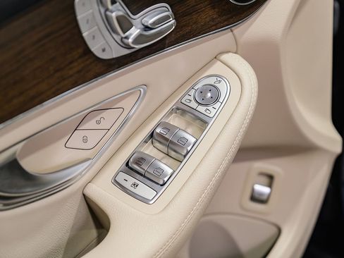 Used 2021 Mercedes-Benz C 300 4MATIC Sedan image 37