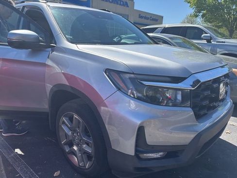 Used 2023 Honda Passport EX-L image 6