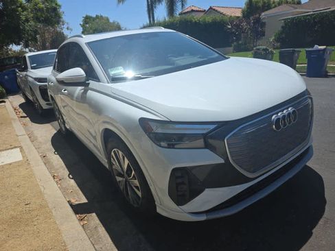 Used 2023 Audi Q4 e-tron Premium Plus w/ Premium Plus RWD image 3