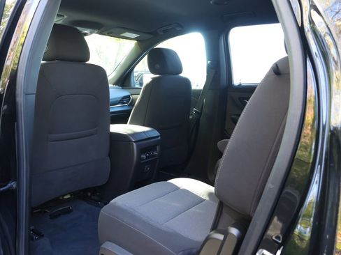 Certified 2023 Chevrolet Traverse LT image 45