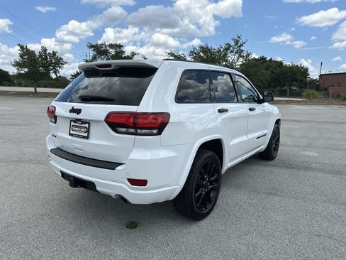 Used 2021 Jeep Grand Cherokee Laredo X AWD/4WD image 14