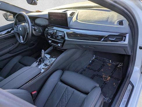 Certified 2023 BMW 530i w/ Convenience Package image 21