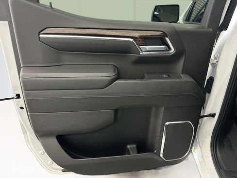 Used 2024 GMC Sierra 1500 Elevation image 27