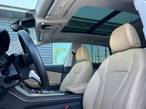 Used 2023 Audi Q8 Premium Plus w/ Premium Plus Package image 5