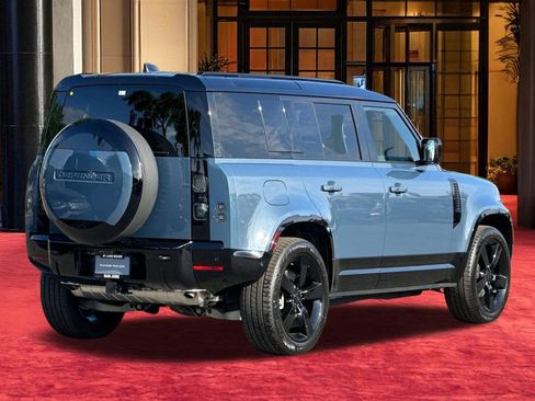 New 2026 Land Rover Defender 110 X-Dynamic SE AWD/4WD image 6