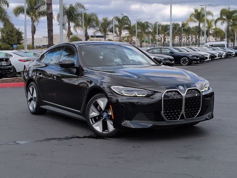 Used 2023 BMW i4 eDrive35 RWD image 2