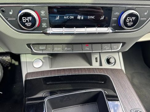 Used 2024 Audi Q5 2.0T Premium AWD/4WD image 24