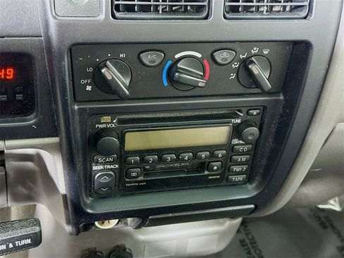 Used 2001 Toyota Tacoma Base image 5