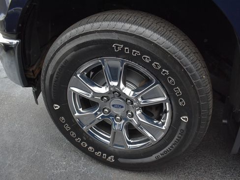 Certified 2017 Ford F150 XLT w/ Equipment Group 302A Luxury image 8