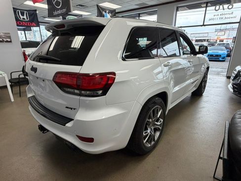 Used 2021 Jeep Grand Cherokee SRT image 13