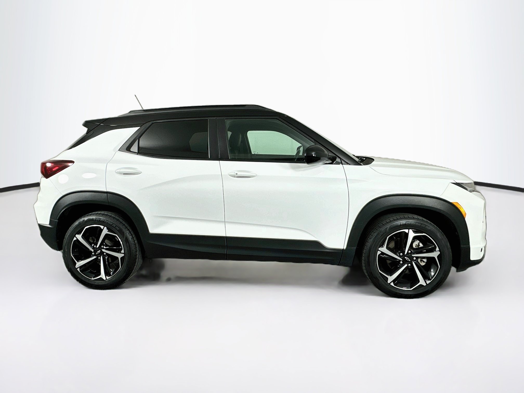 Used 2021 Chevrolet TrailBlazer RS w/ Sun and Liftgate Package AWD/4WD image 10