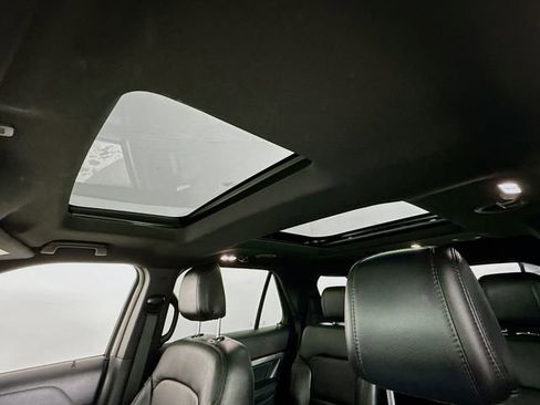 Certified 2018 Ford Explorer XLT w/ Equipment Group 202A image 22