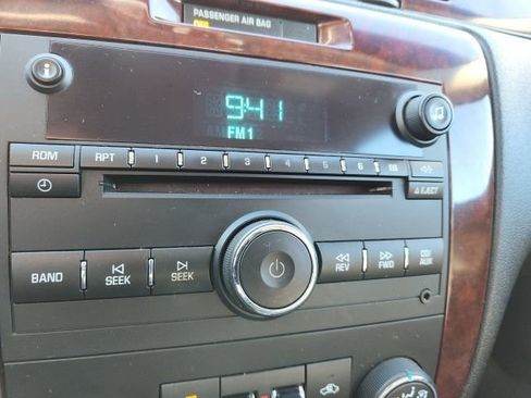 Used 2009 Chevrolet Impala LT image 12